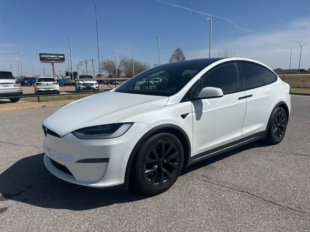 2022 Tesla Model X Plaid's photo
