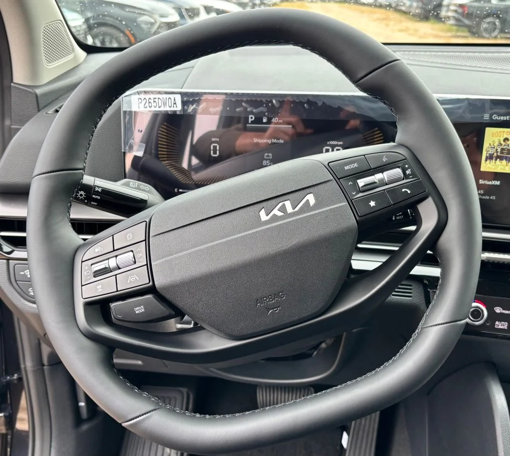 2026 Kia Sportage EX - Photo 11