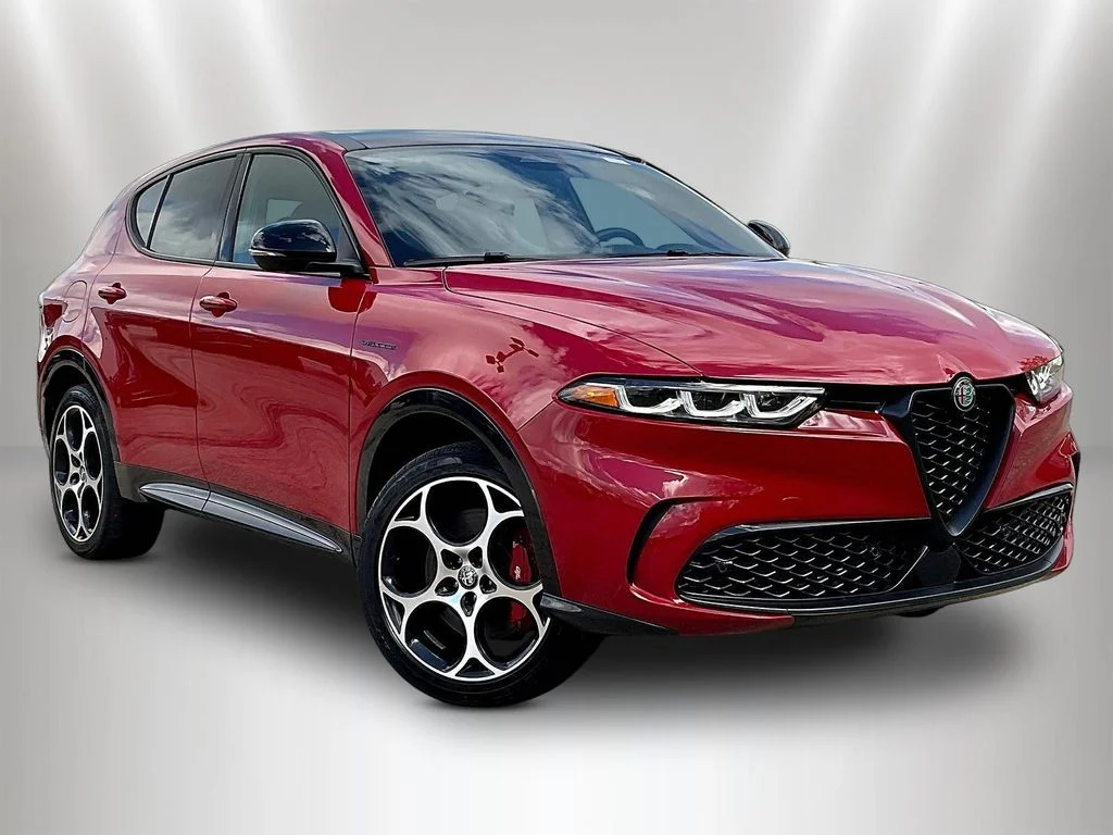 Used 2024 Alfa Rosso Alfa Romeo Veloce image 3