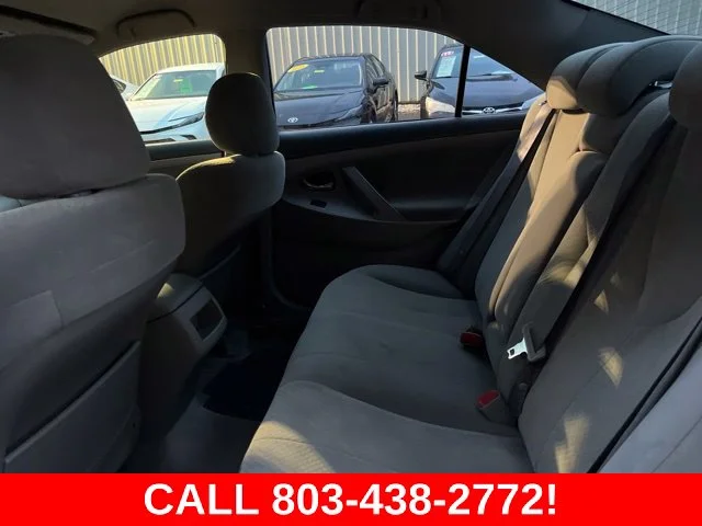 Used 2009 Silver Toyota  image 10