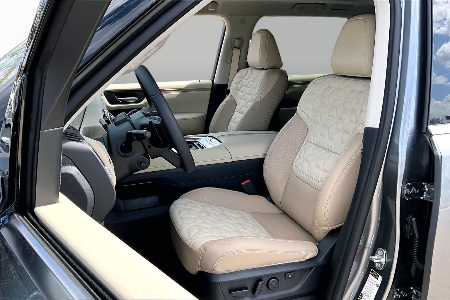 New 2026 Gun Metallic Nissan Platinum Reserve image 18