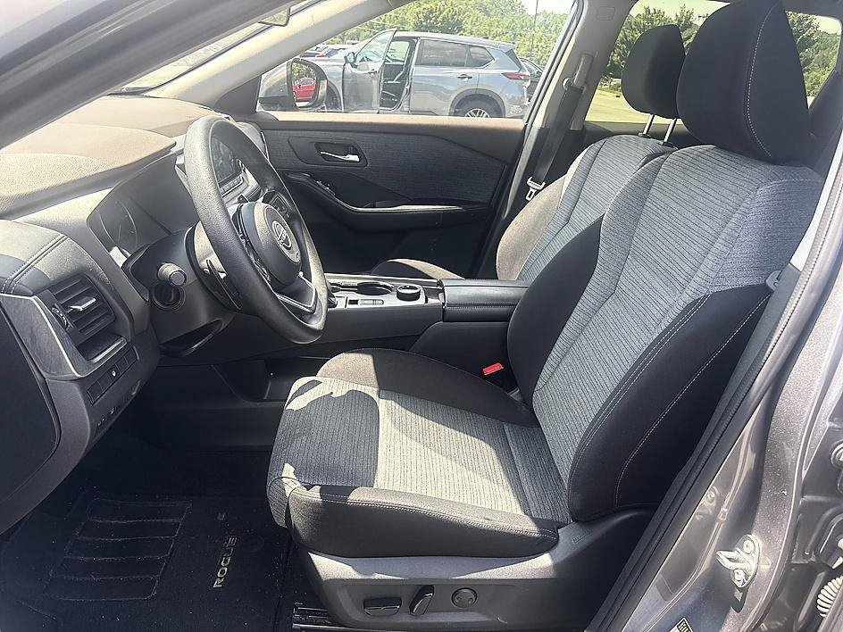 Certified Used 2023 Gun Metallic Nissan SV image 13