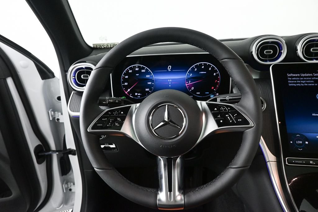 New 2026 MANUFAKTUR Moonlight White Metallic Mercedes-Benz GLC 300 image 2