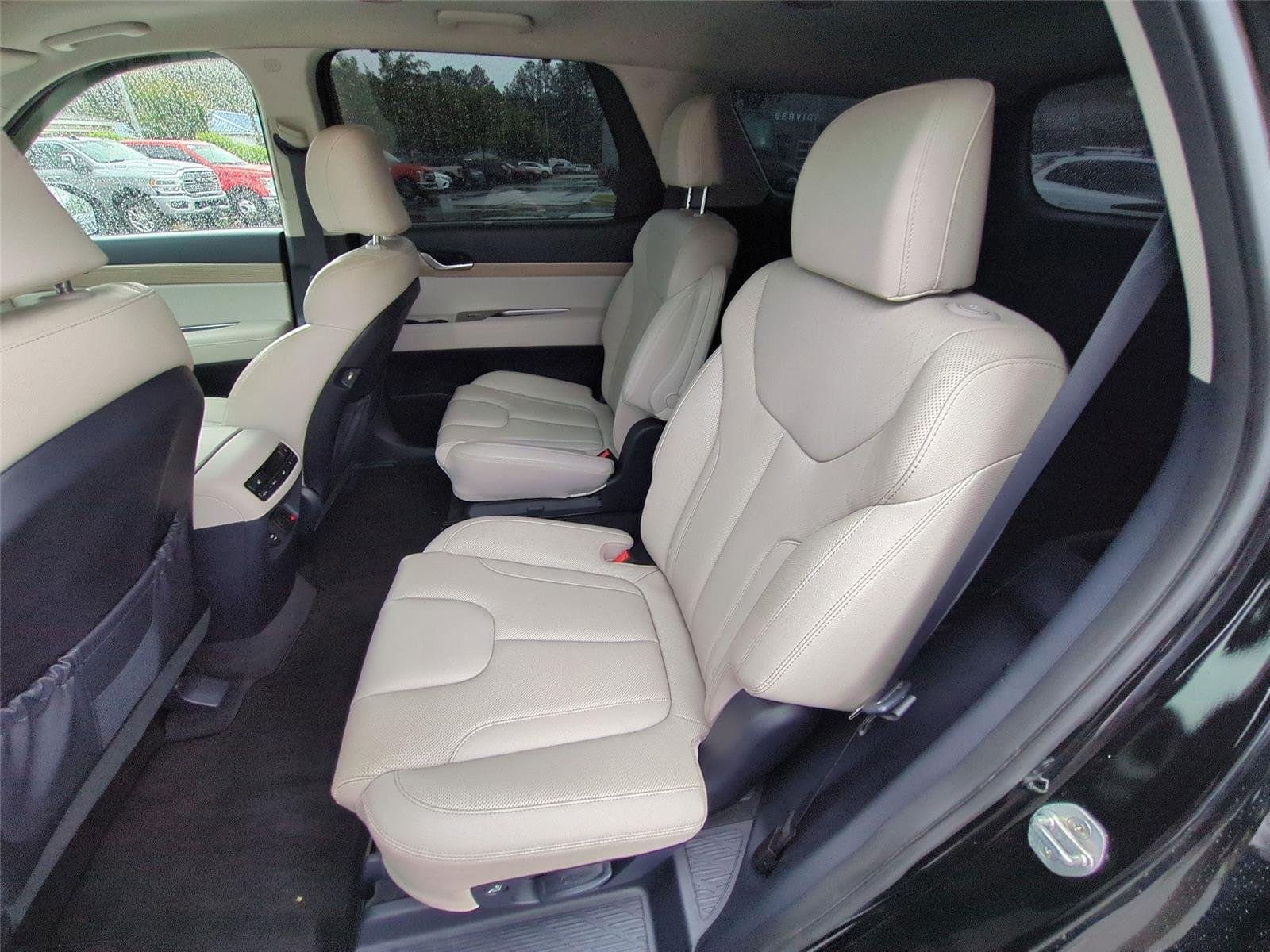 Used 2022 Abyss Black Pearl Hyundai SEL image 34