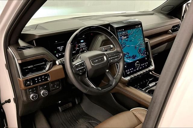 Used 2025 White Frost Tricoat GMC Denali Ultimate image 16