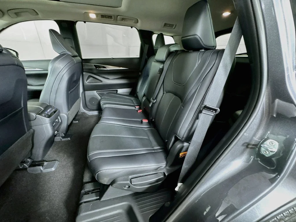 Certified Used 2024 Gray INFINITI LUXE image 33