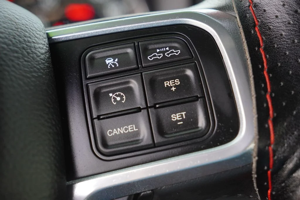 Used 2019 Black Ram Laramie image 22