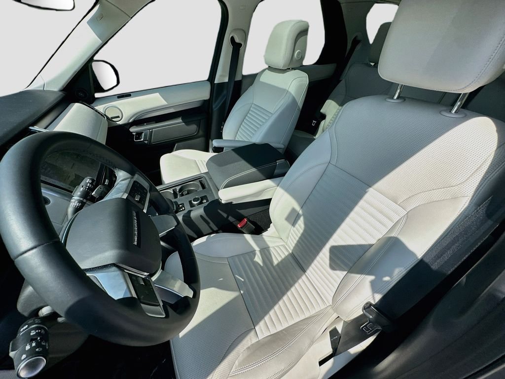 Used 2025 Gray Land Rover Dynamic SE image 5