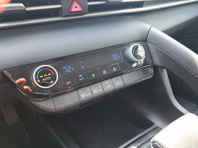 Used 2023 Blue Hyundai SEL image 18