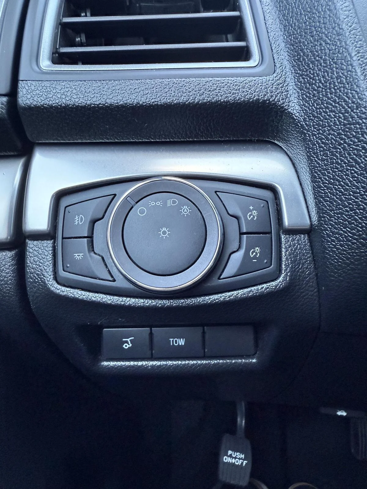 Used 2019 Magnetic Ford XLT image 18
