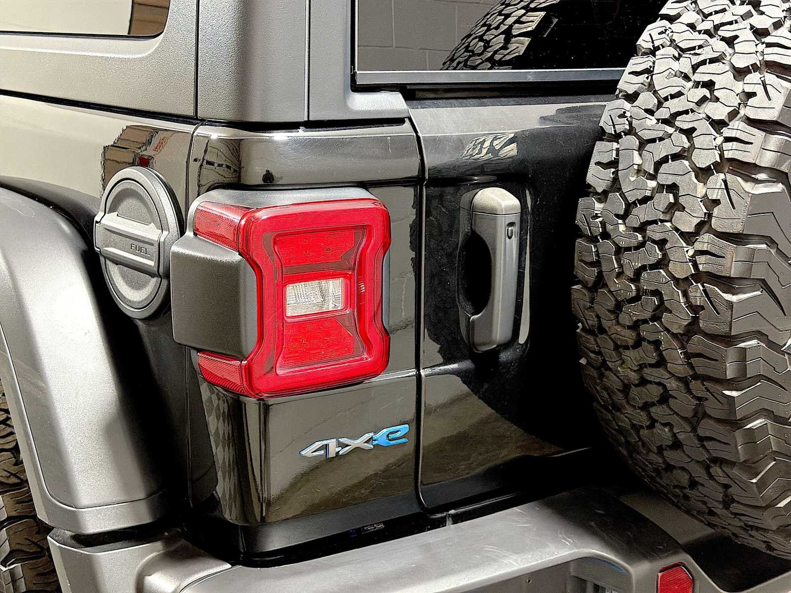 Used 2023 Black Clearcoat Jeep Rubicon image 26