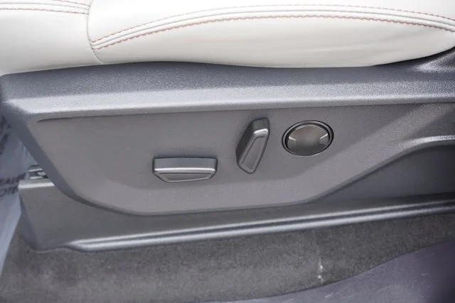 Used 2025 White Ford Active image 27