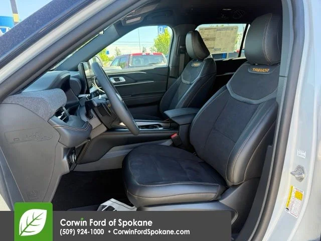 New 2026 Space White Metallic Ford Tremor image 2