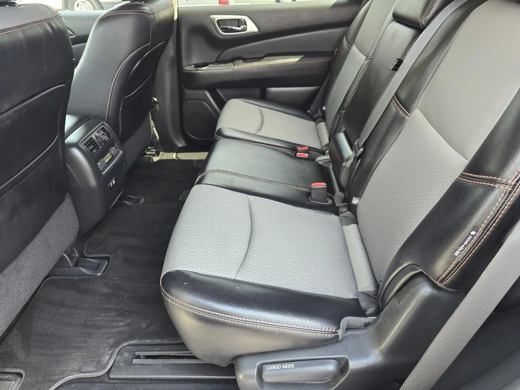 Used 2020 White Nissan SV 2WD image 10
