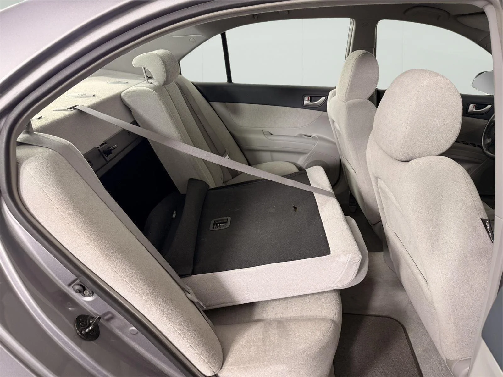 Used 2007 Golden Beige Hyundai SE image 18