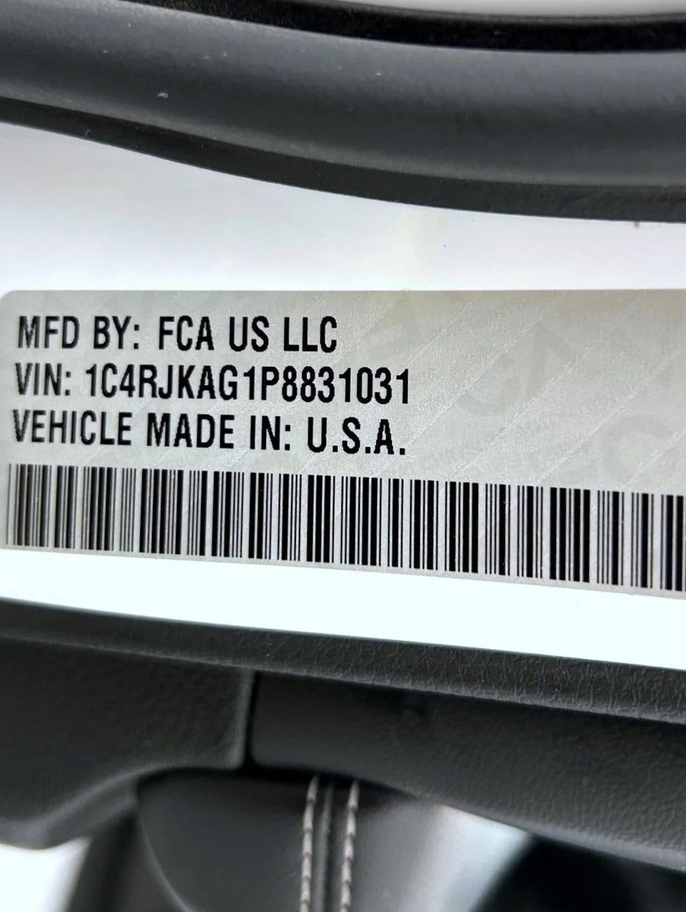Used 2023 White Jeep Altitude image 28
