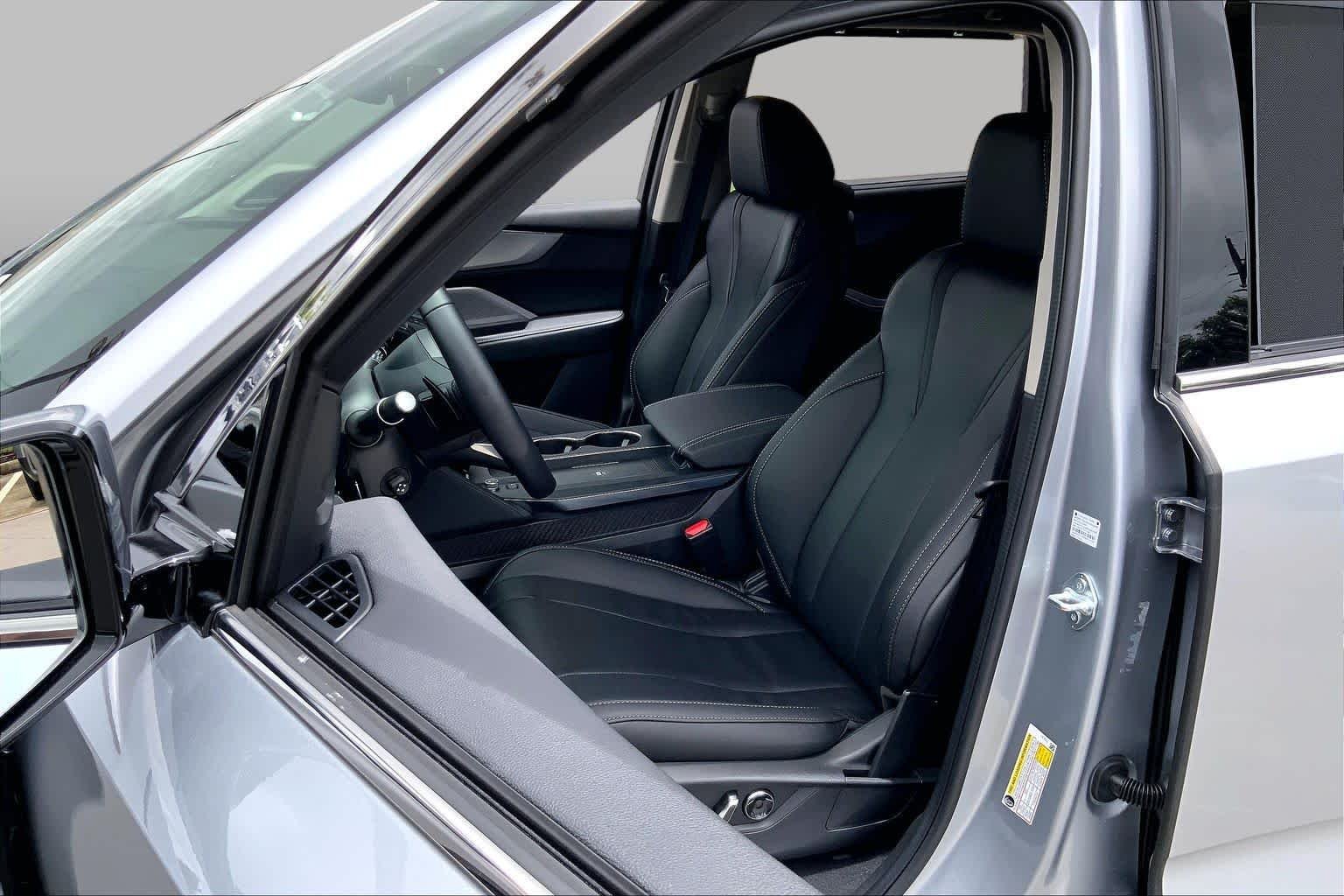 Used 2026 Solar Silver Metallic Acura w/Technology Package image 8