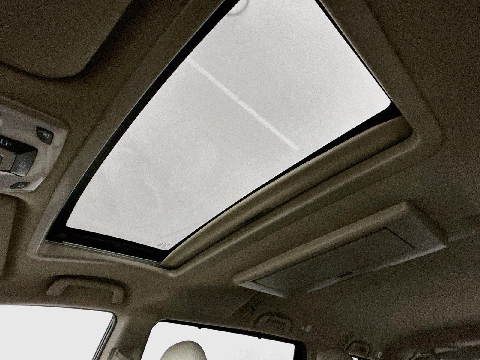 Used 2013 Black Toyota XLE image 6