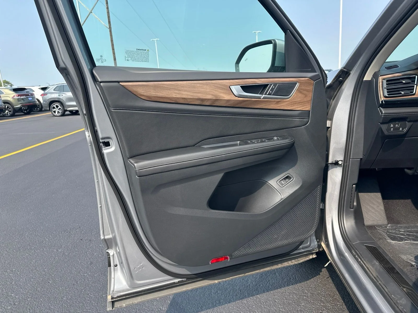 2026 Volkswagen Atlas SE w/Tech - Photo 15