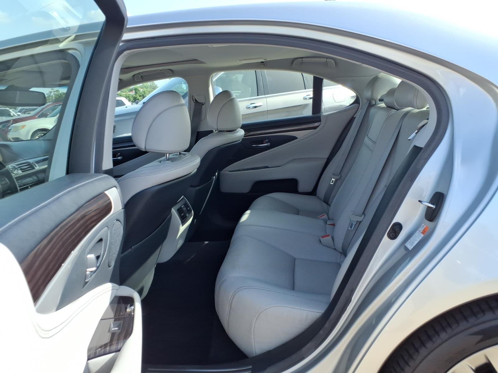 Used 2016 Atomic Silver Lexus Base image 16
