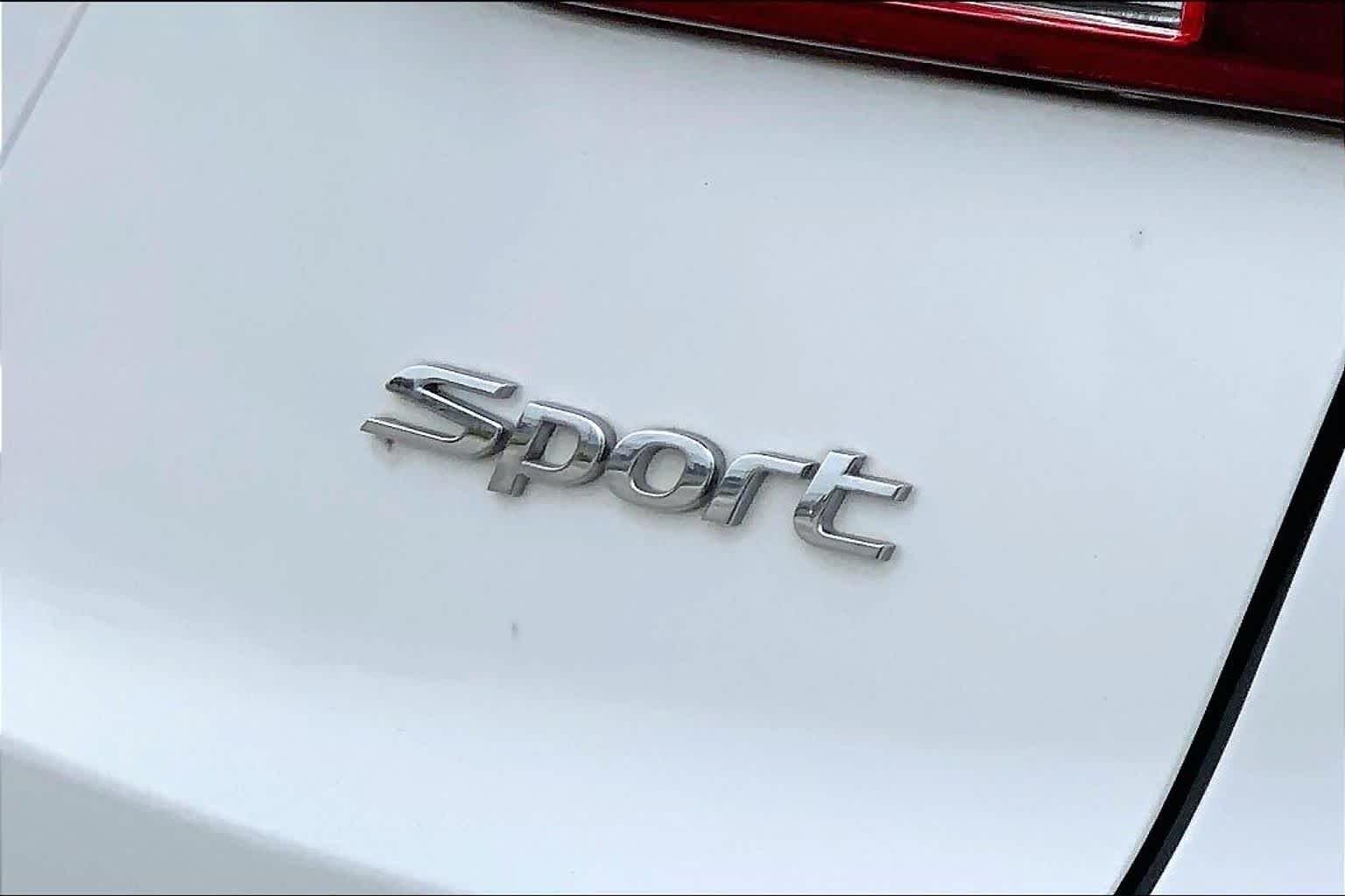 Used 2017 Frost White Pearl Hyundai 2.4L image 30
