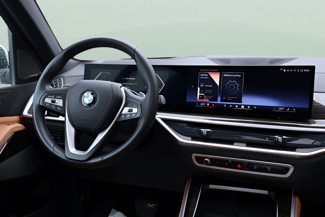 Used 2024 White BMW xDrive40i image 28
