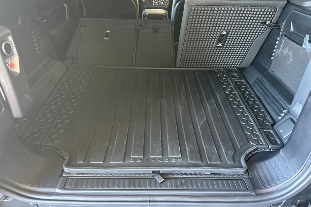 New 2026 Santorini Black Land Rover X-Dynamic SE image 14