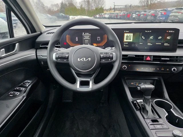2026 Kia K5 LXS - Photo 16