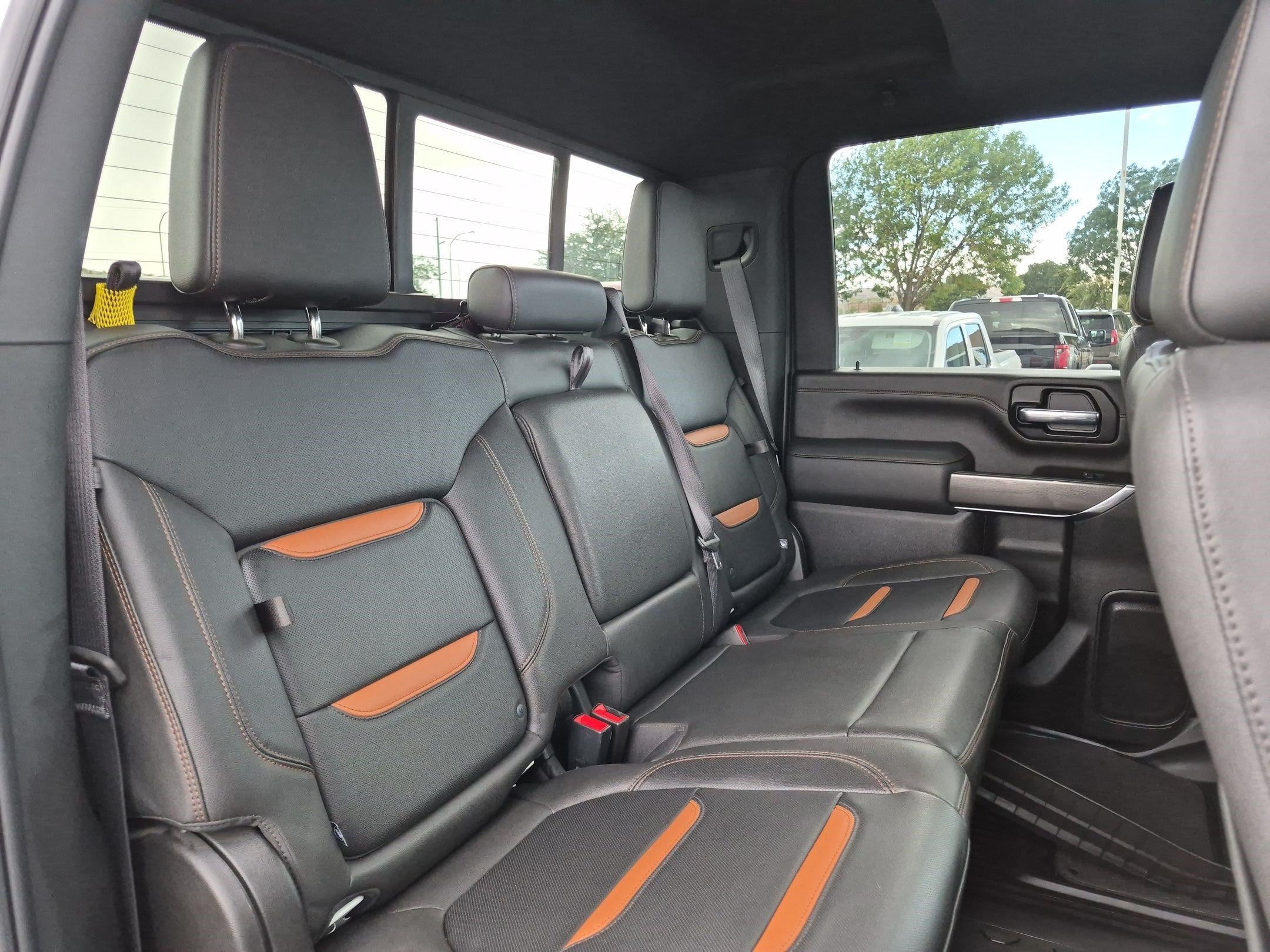 Used 2022 Summit White GMC AT4 image 31