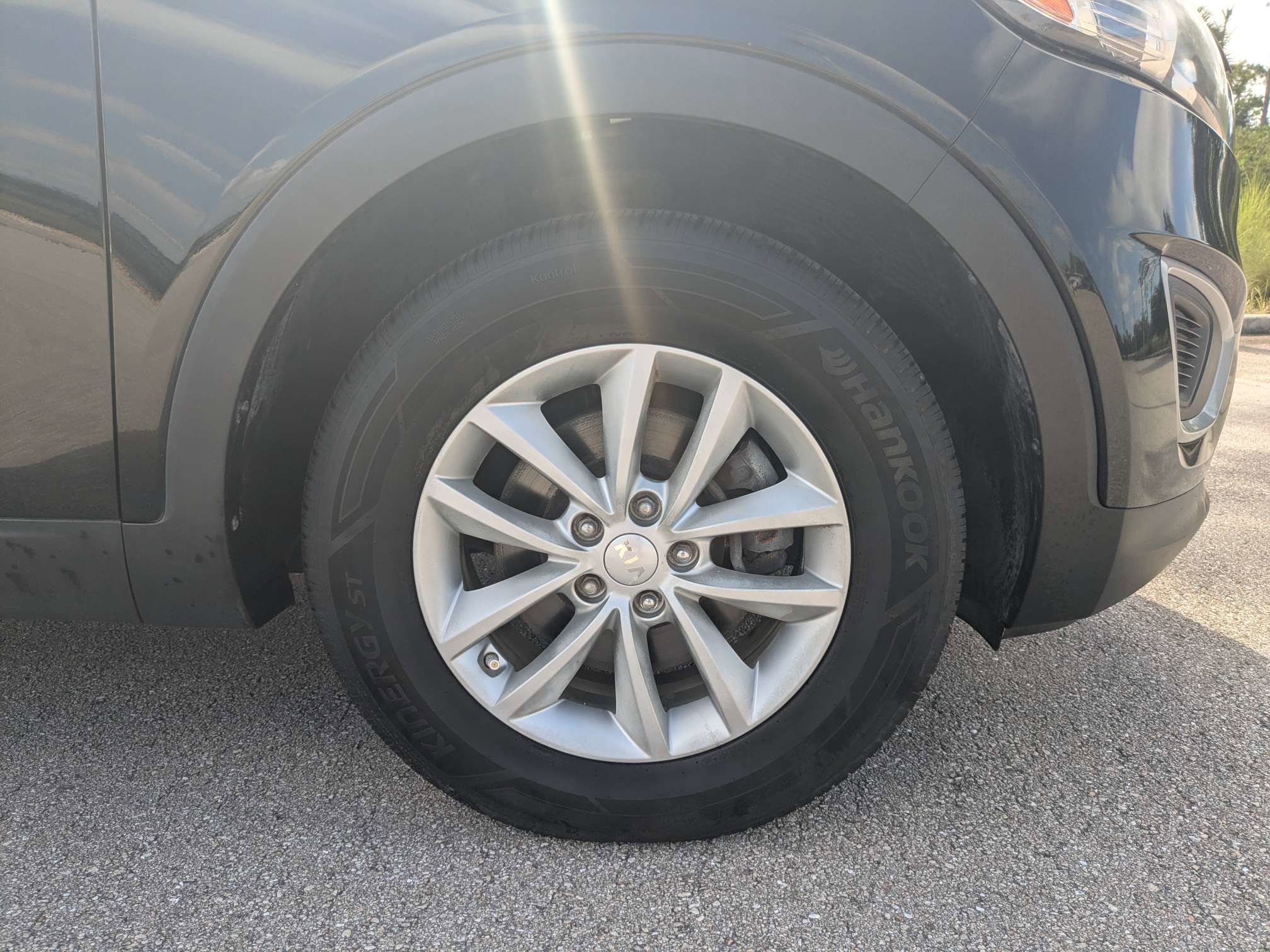 Used 2018 Ebony Black Kia L image 11