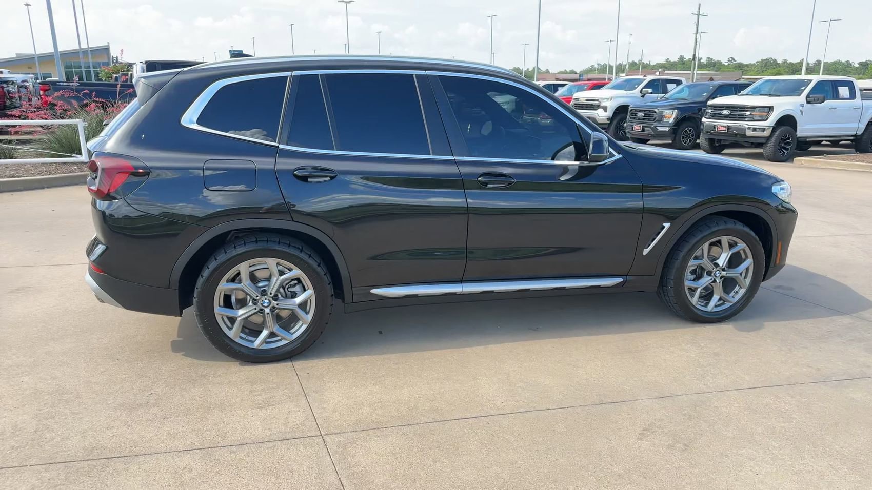 Used 2023 Black Sapphire Metallic BMW xDrive30i image 9