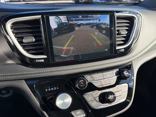 2026 Chrysler Pacifica Select - Photo 13