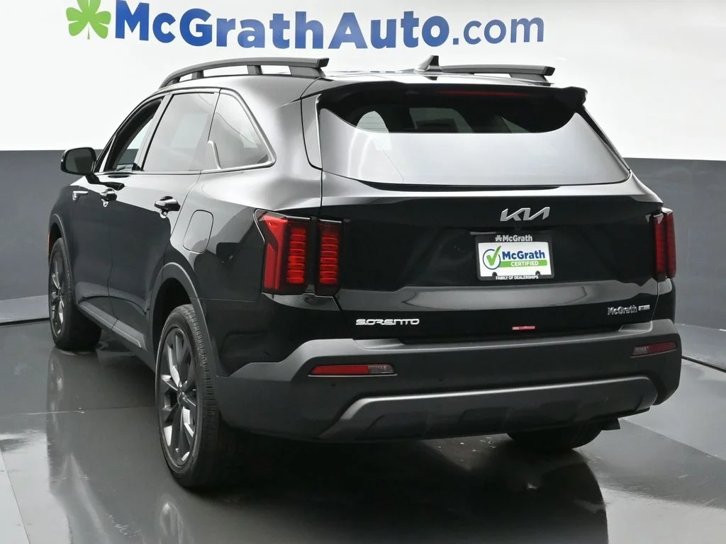 Used 2023 Black Kia X-Line EX image 29