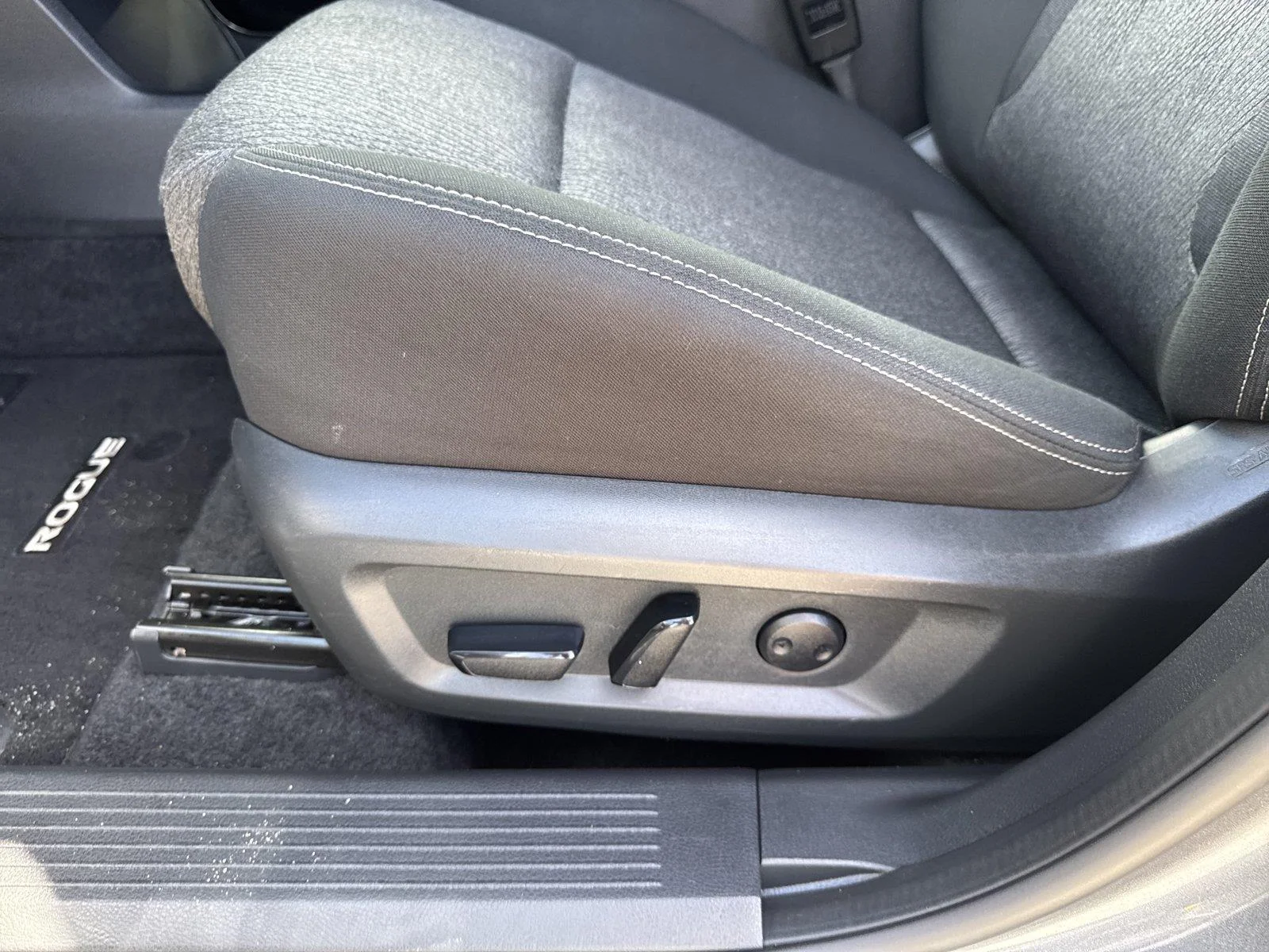 Used 2025 Gun Metallic Nissan SV image 12
