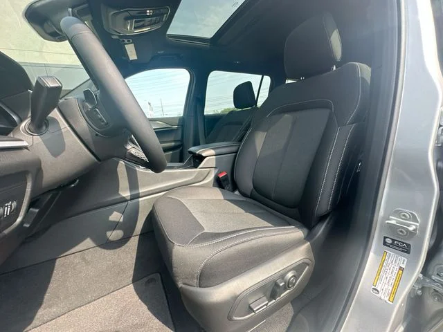 New 2026 Silver Zynith Jeep Laredo image 13
