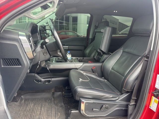 Used 2022  Ford Lariat image 3