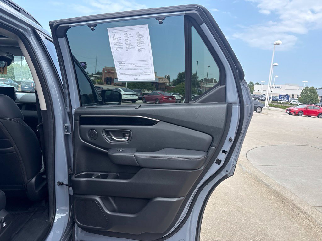 Used 2024 Sonic Gray Pearl Honda Touring 8 Passenger image 76