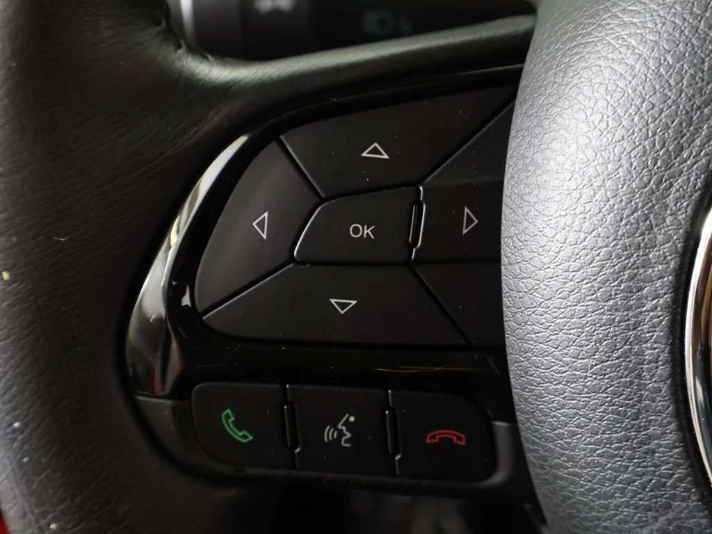 Used 2020 Red Jeep Latitude image 32