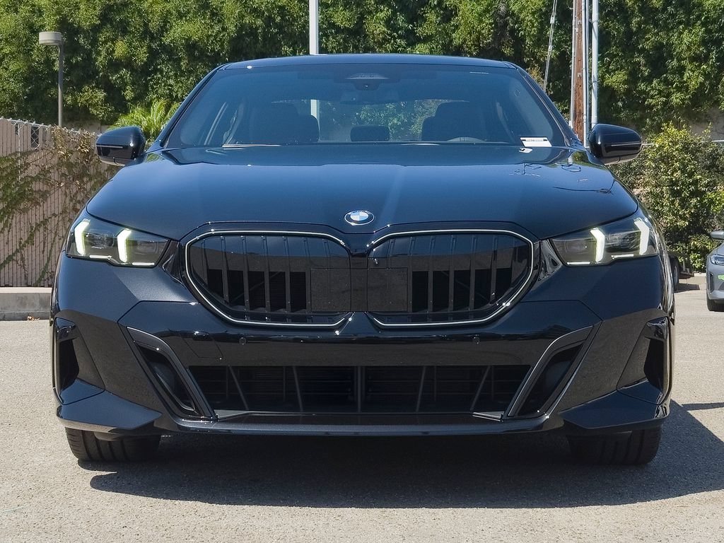 New 2027 Black Sapphire Metallic BMW 530i image 2