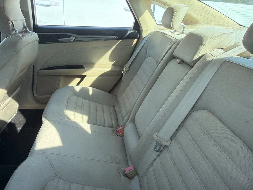 Used 2014 White Ford SE image 17