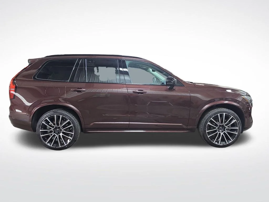 New 2026 Mulberry Red Volvo Ultra image 4