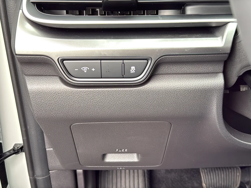 New 2026 Snow White Pearl Kia SX Prestige image 25