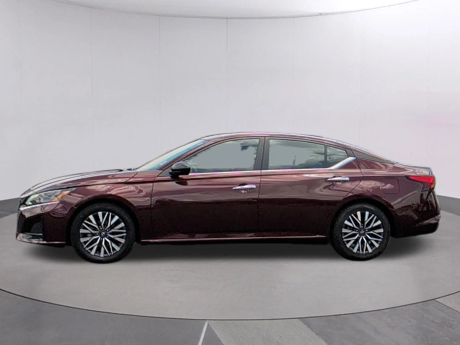 Used 2025 Garnet Pearl Metallic Nissan SV image 2