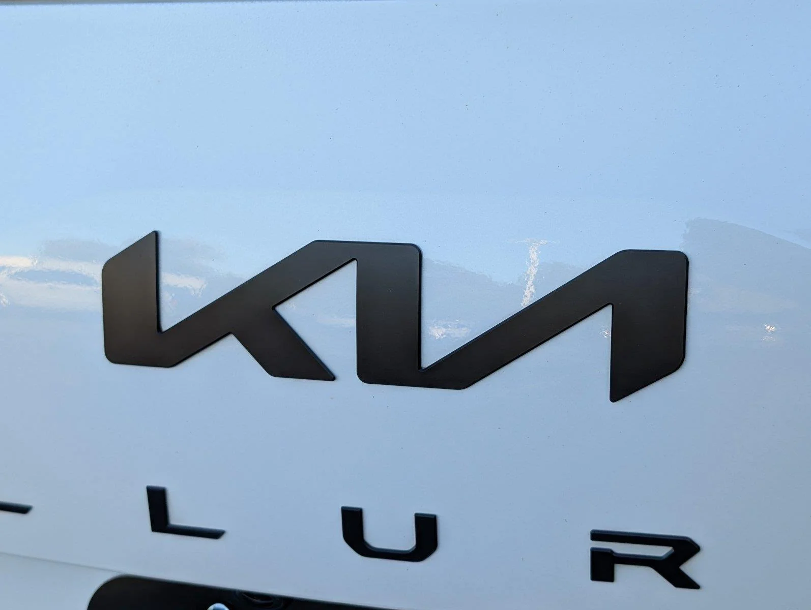 Used 2025 Glacial White Pearl Kia SX-Prestige X-Line image 6