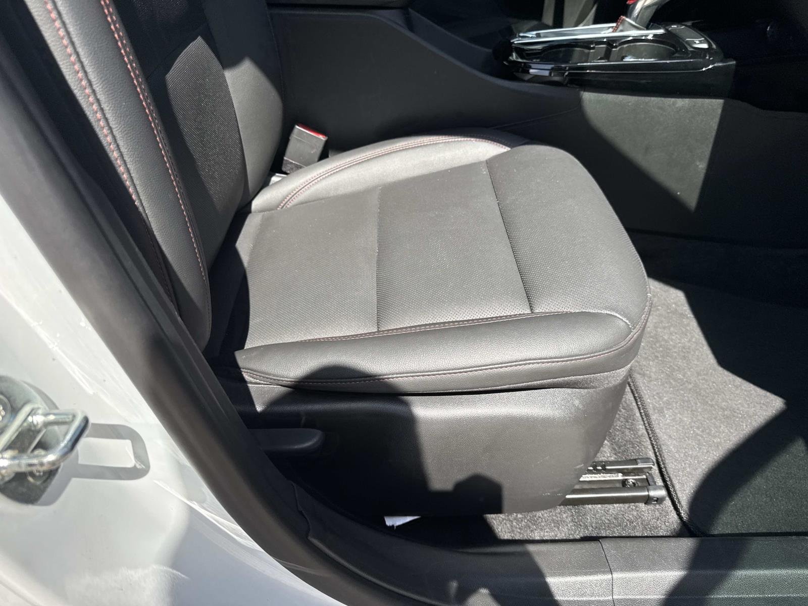 Used 2024 Summit White Chevrolet 2RS image 11