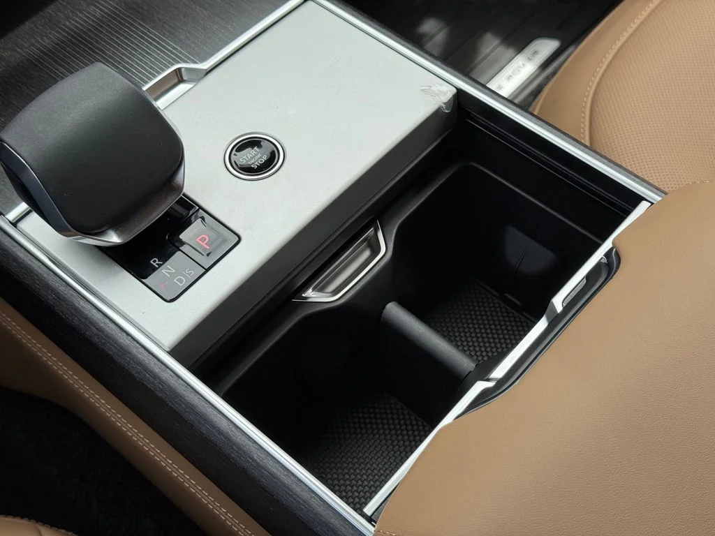 New 2026 White Land Rover Autobiography image 34