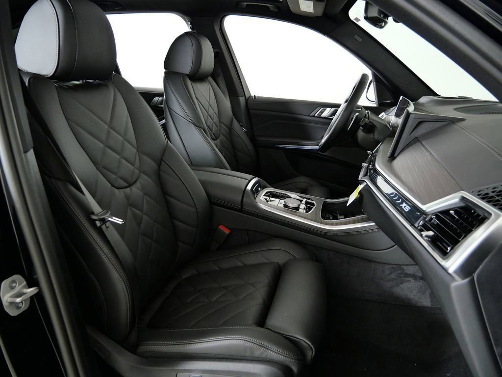 Used 2026 Black Sapphire Metallic BMW xDrive50e image 22