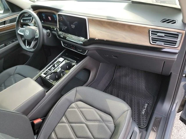 2026 Volkswagen Atlas SE w/Tech - Photo 19