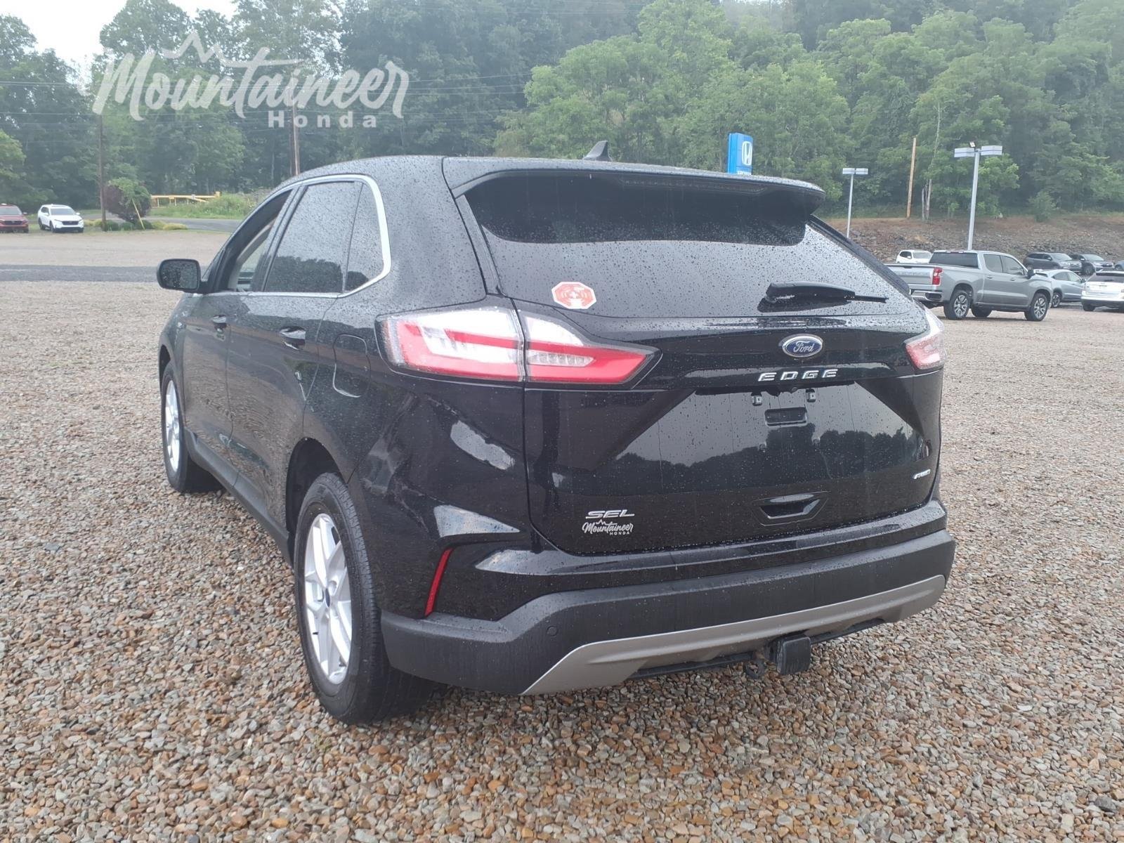 Used 2022 Agate Black Ford SEL image 5