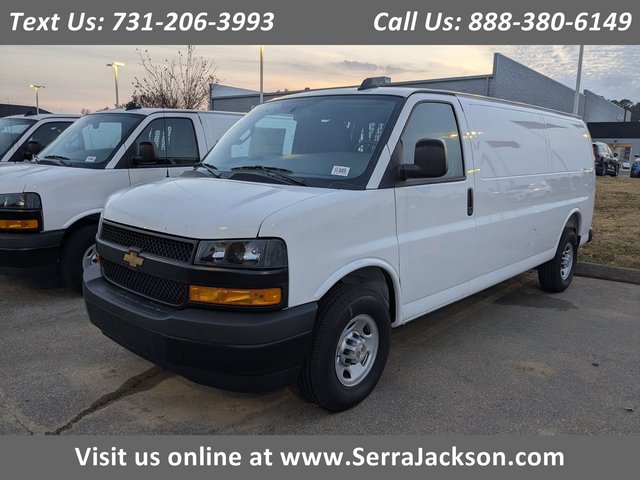 2025 Chevrolet Express Cargo WT